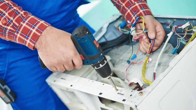 Demirci Hotpoint Hotpoint çamaşır makinesi kart tamiri – Su almama arızası orijinal parça ile giderildi. - Teknik servis örneği